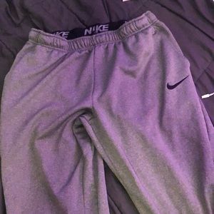 Nike sweatpants size xl no drawstring!!!